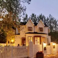 ویلا۳۰۰نماانگلیسی استخردارفول امکانات*معاوضه ملک