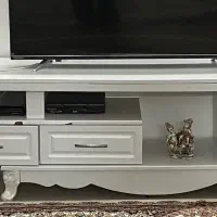 میز تلویزیون در حد نو