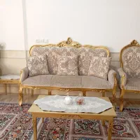 مبل سلطنتی 9 نفره در حد نو به همراه 3 عسلی