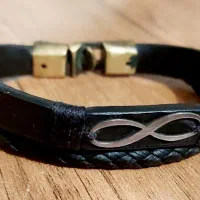 دستبند چرم طبیعی پلاک نقره طرح بی‌نهایت-برند کابوک