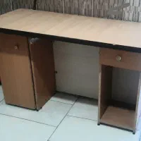 میز اداری در ملایر