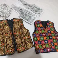 لباس های هزارگی محلی|لباس|ورامین, ورامین|دیوار