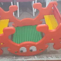 میز و صندلی و آلاکلنگ