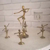مجسمه های رقصنده برنز