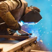 جوشکاری برقکاری تخریب و جازنی تاسیسات