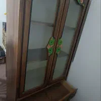 ویترین یا کتابخانه چوبی