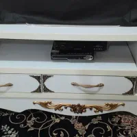 میز تلوزیون ام دی اف  ویک عدد ساعت دیواری