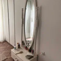 آیینه قدی و کشو در حد نو