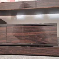 فروش میز تلویزیون چوبی در حد نو قابل تنظیم