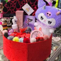 باکس کادویی زنانه و دخترانه «کادویی شهرعروسک»