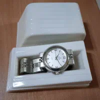 ساعت کاملا نو و سالم
