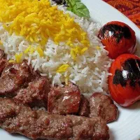 آش پز و کار گر نیاز مندیم