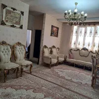 80-متری-2-خوابه-دارای-2-بالکن-نورگیر-فوق-العاده