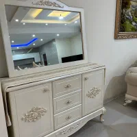 آینه و کنسول منبت کاری شده
