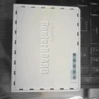 روتر میکروتیک hEX RB750Gr3 کاملا سالم و تمیز|مودم و تجهیزات شبکه|تهران, جمال‌زاده|دیوار