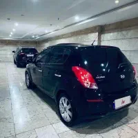 هیونداi20