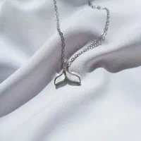 گردنبند دم وال