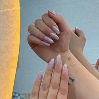 کاشت ناخن لیفت ابرو مژه و ..