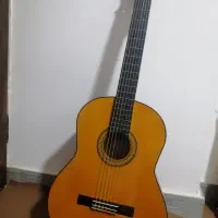 گیتار یاماها c۷۰