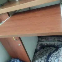 یک عدد میز کامپیوتر بفروش میرسد