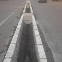 اجرای کار موزاییک جدول سنگ لاشه بامصالع