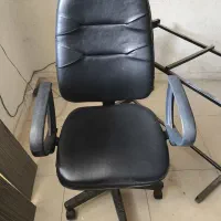 یه عدد صندلی سالم