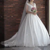 لباس عروس در حد نو