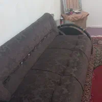 مبل ۷ نفره تمیز با یک میز وسط