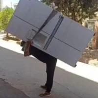 کارگر حمل بار