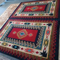 فروش دو عدد فرش یک تابلو