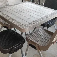 میزو‌صندلی پلاستیک