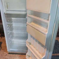 یخچال آزمایش ۱۰ فوت . کاملا  سالم و تمیز