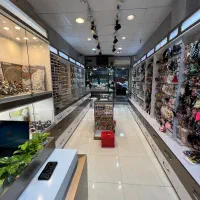 استخدام فروشنده خانم مجرد و مجرب در فروشگاه|استخدام بازاریابی و فروش|رشت, گلسار|دیوار