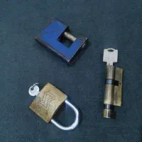 قفل درب مغزی واویزی