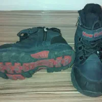 پوتین|کفش و لباس بچه|سلماس, |دیوار