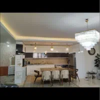 آپارتمان ۱۳۰متر/۳خواب/فول/حاشیه خیابان سرداران