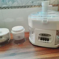 اب میوه گیر و آسیاب کن و خرد کن همگی در یک دستگاه