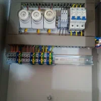 خدمات برق صنعتی مونتاژ تابلو برق|خدمات پیشه و مهارت|میبد, |دیوار