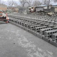 به دو نفر بلوک زن ماهر جهت همکاری نیازمندیم