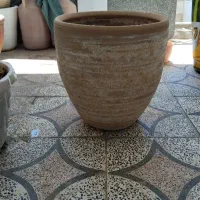 2عدد گلدان بزرگ