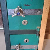 گاو صندوق ۲۰۰ کیلویی دو طبقه