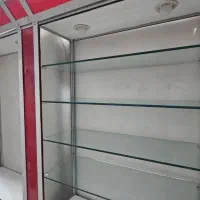 قفسه و ویترین آلمینیومی تمیز