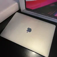 Macbook pro 2022 m2