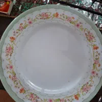 بشقاب و دیست ملامین