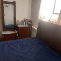 سرویس خواب دو نفره شیک تمام چوب در حد نو|تخت و سرویس خواب|یزد, |دیوار