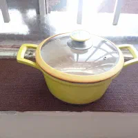 قابلمه چدن متوسط درحدنو