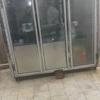 یه عدد میز با تو صندلی استیل.یک عدد یخچال سه درب|فروشگاه و مغازه|ری, شهید غیوری (ابن باویه)|دیوار