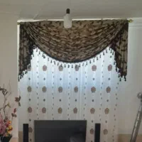۲ عدد پرده حریر تمیز همراه با والن و چوب پرده