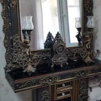 آینه و شمعدان چوبی