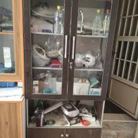 صندلی ومیز تحریر دیوار شیراز